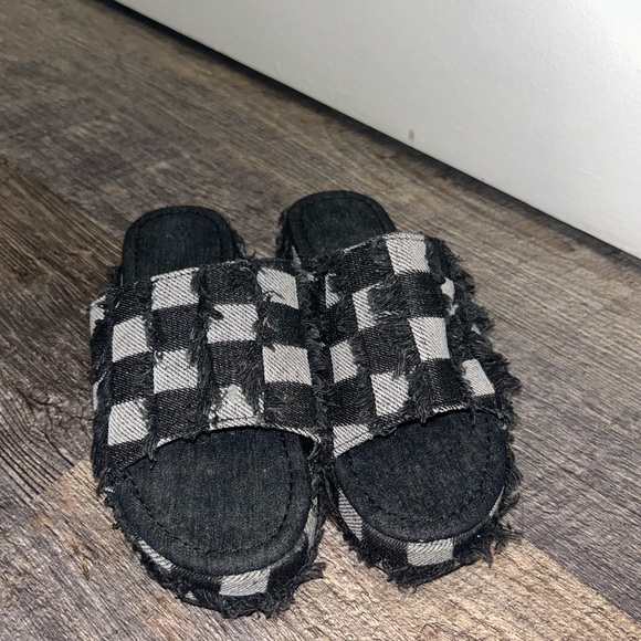 Black & Light Grey Denim Distressed Sandals w/ Platform - Picture 5 of 8